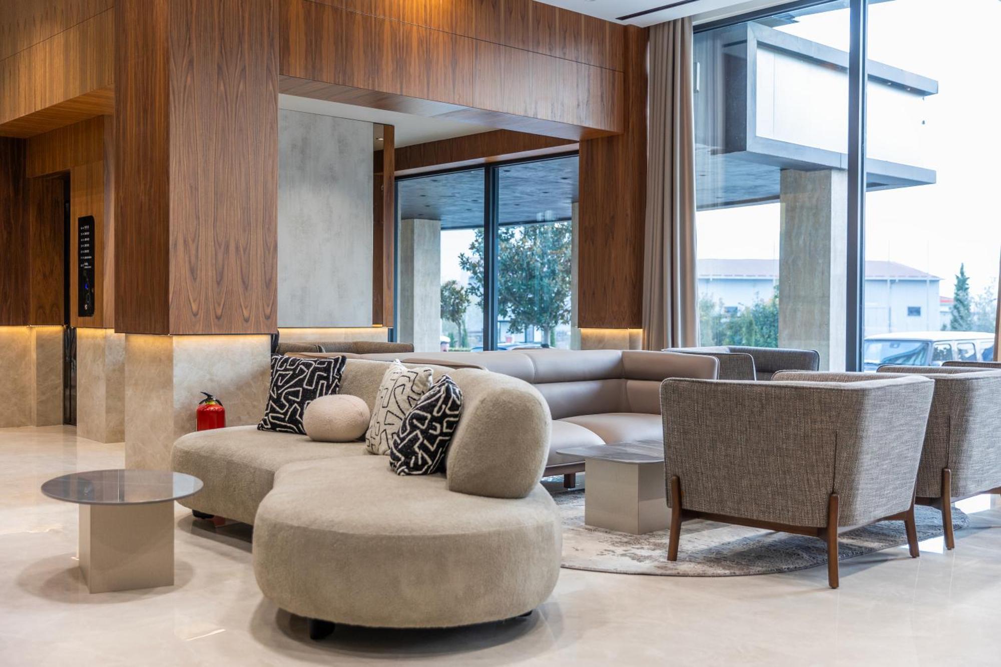 Actor Hotel Suto Orizari Ngoại thất bức ảnh