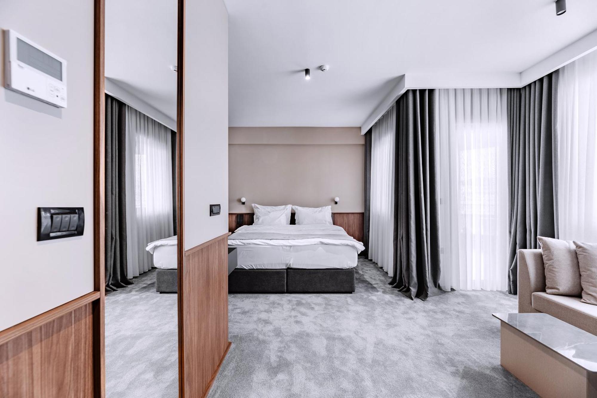 Actor Hotel Suto Orizari Ngoại thất bức ảnh
